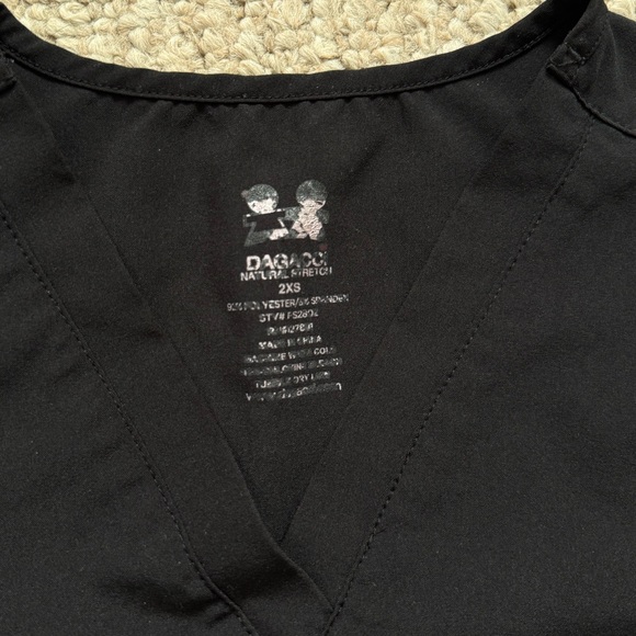 Women's Black Scrub Top - Picture 3 of 4